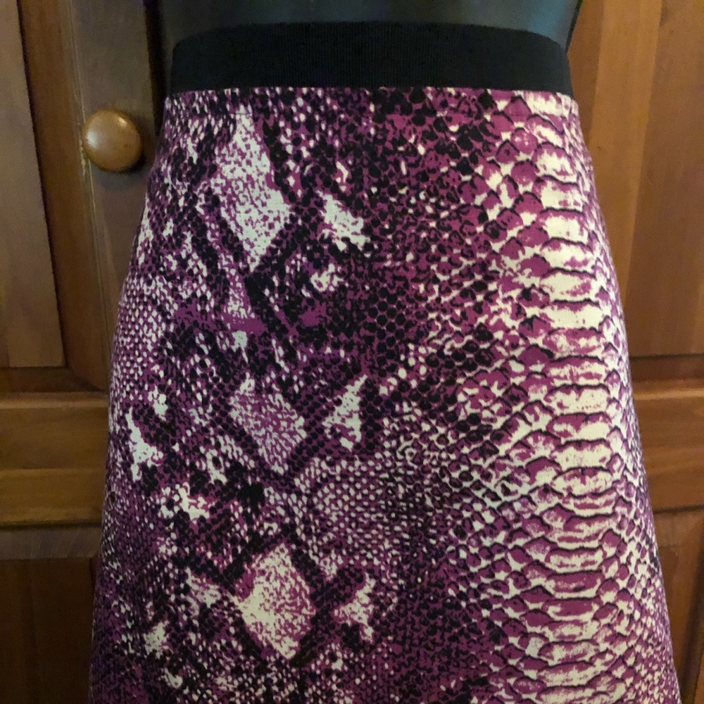 Loft skirt size 12 BNTW